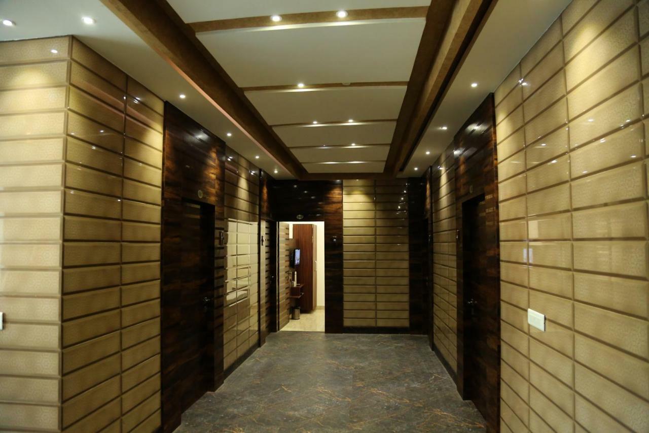 Shree Anand Dham Hotel Vrindavan Exterior photo