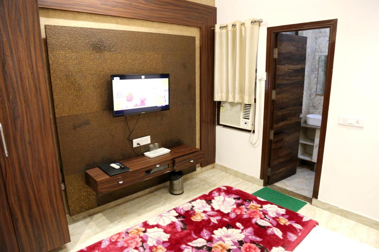 Shree Anand Dham Hotel Vrindavan Exterior photo
